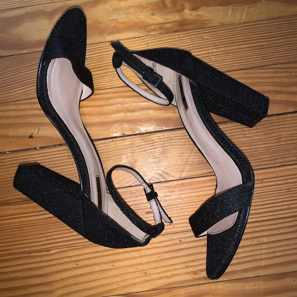 Forever 21 Peep Toe Chunky Heels...Sz: 8